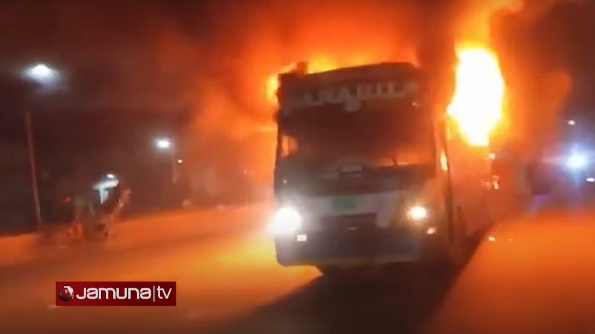 ১০ ঘণ্টায় ৯ আগুন