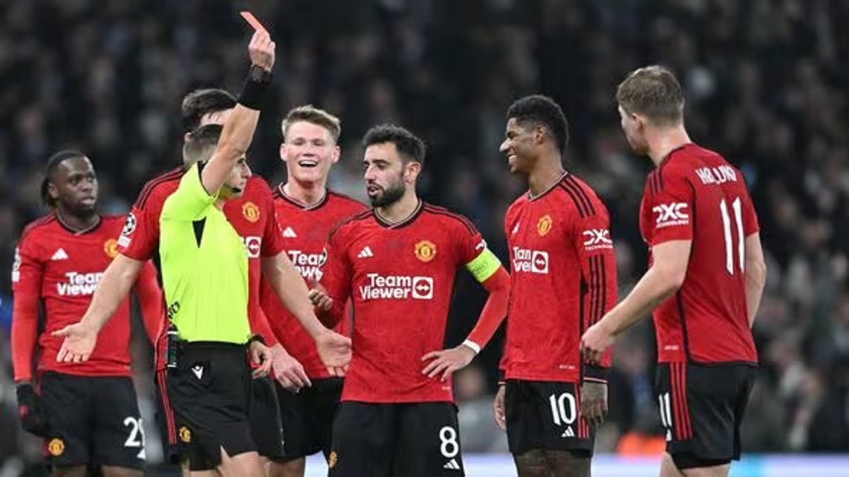 কোপেনহেগেনে আটকে গেলো ম্যানইউ, লাল কার্ড রাশফোর্ডের