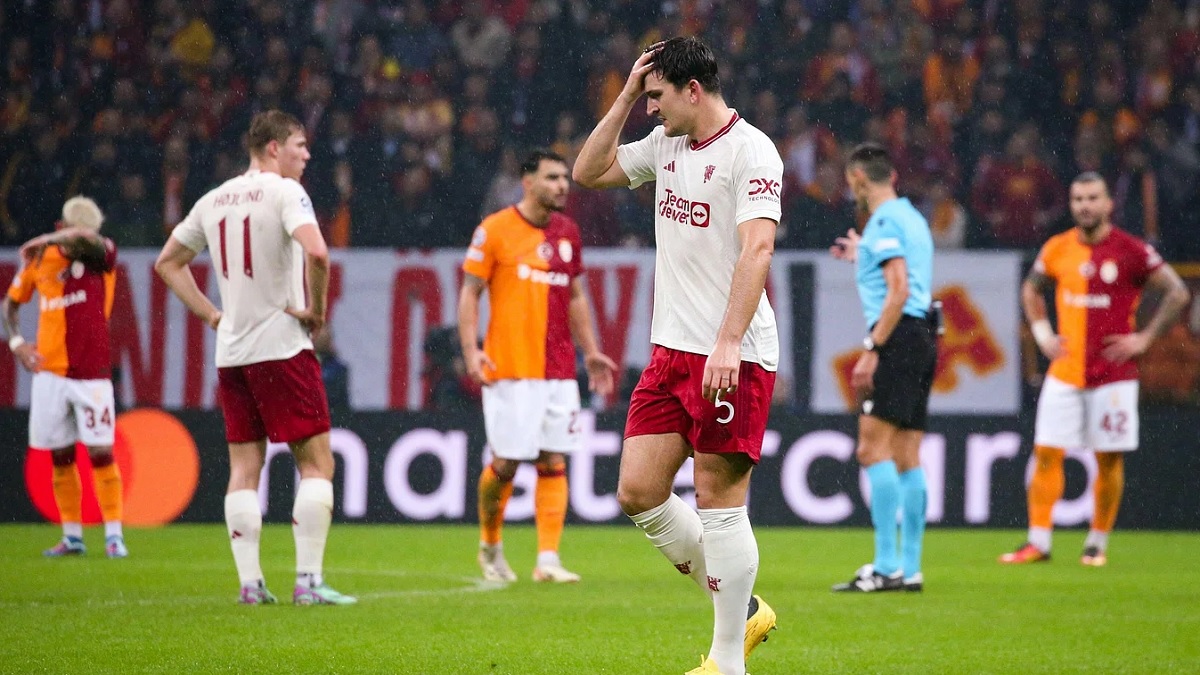 ওনানার ভুলে খাদের কিনারে ইউনাইটেড