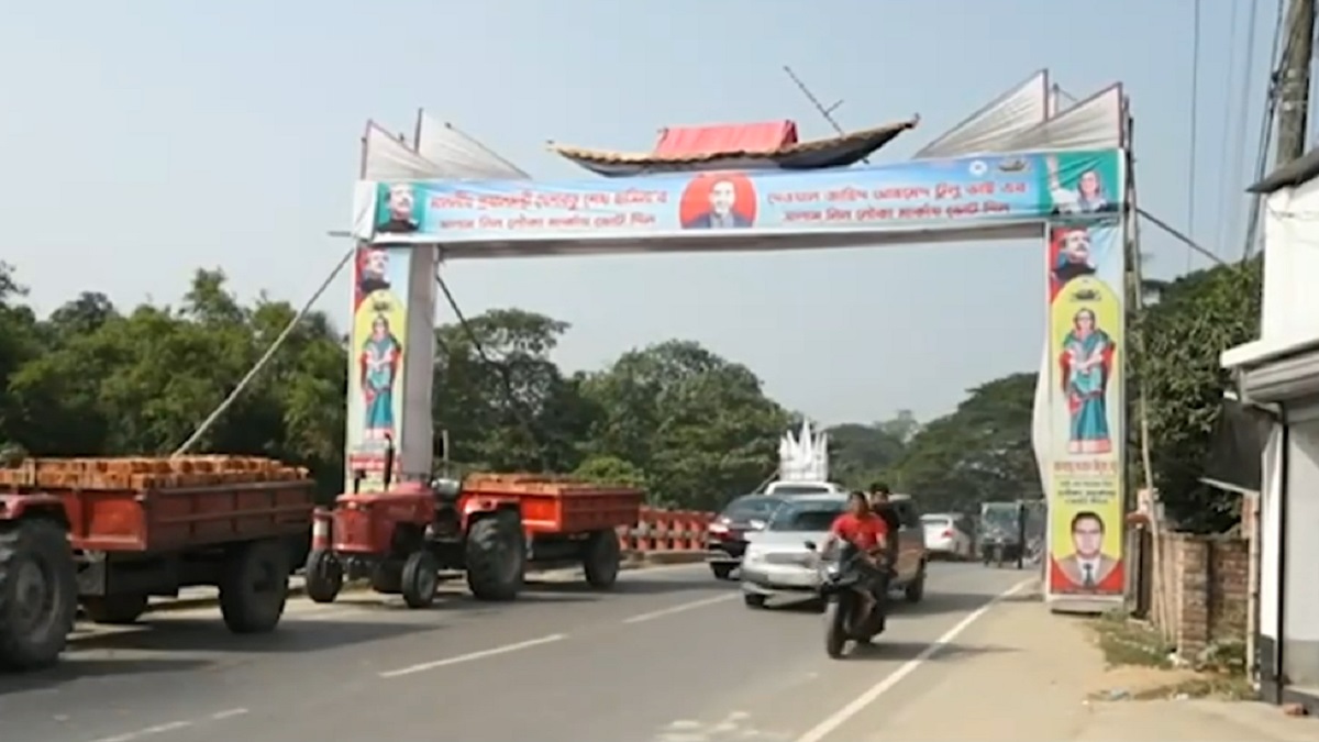 মানিকগঞ্জে সরব আওয়ামী লীগ, নীরব বিএনপি