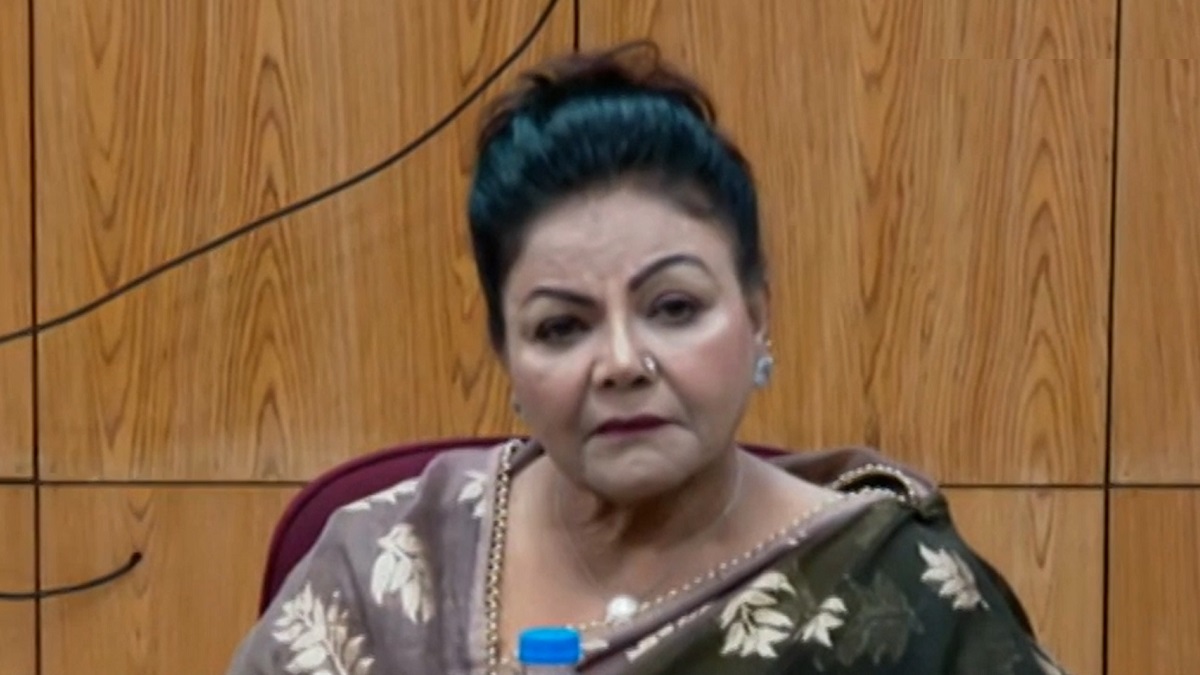 ঢাকা-১: এলাকার উন্নয়নে লাঙ্গলে ভোট দেয়ার আহ্বান সালমা ইসলামের