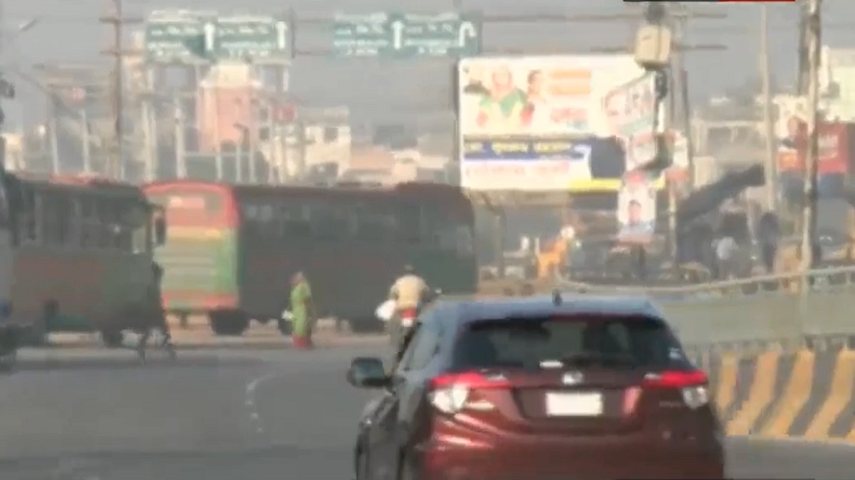 হরতালের দ্বিতীয় দিনে রাজধানীর সড়কে বেড়েছে যান চলাচল