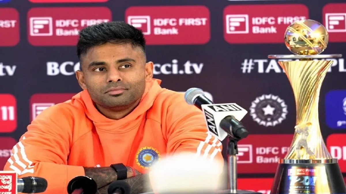 সুরিয়াকুমারের সংবাদ সম্মেলনে মাত্র দুই সাংবাদিক! চার মিনিটেই শেষ