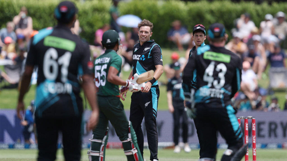 কোনোমতে শতক পার, জয়ের জন্য কিউইদের প্রয়োজন ১১১