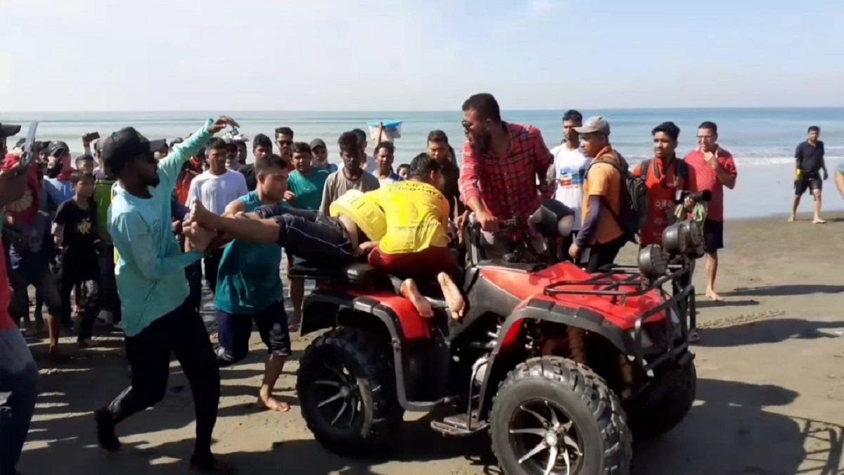 কক্সবাজারে সমুদ্রে গোসলে নেমে প্রাণ গেলো স্বামী-স্ত্রীর