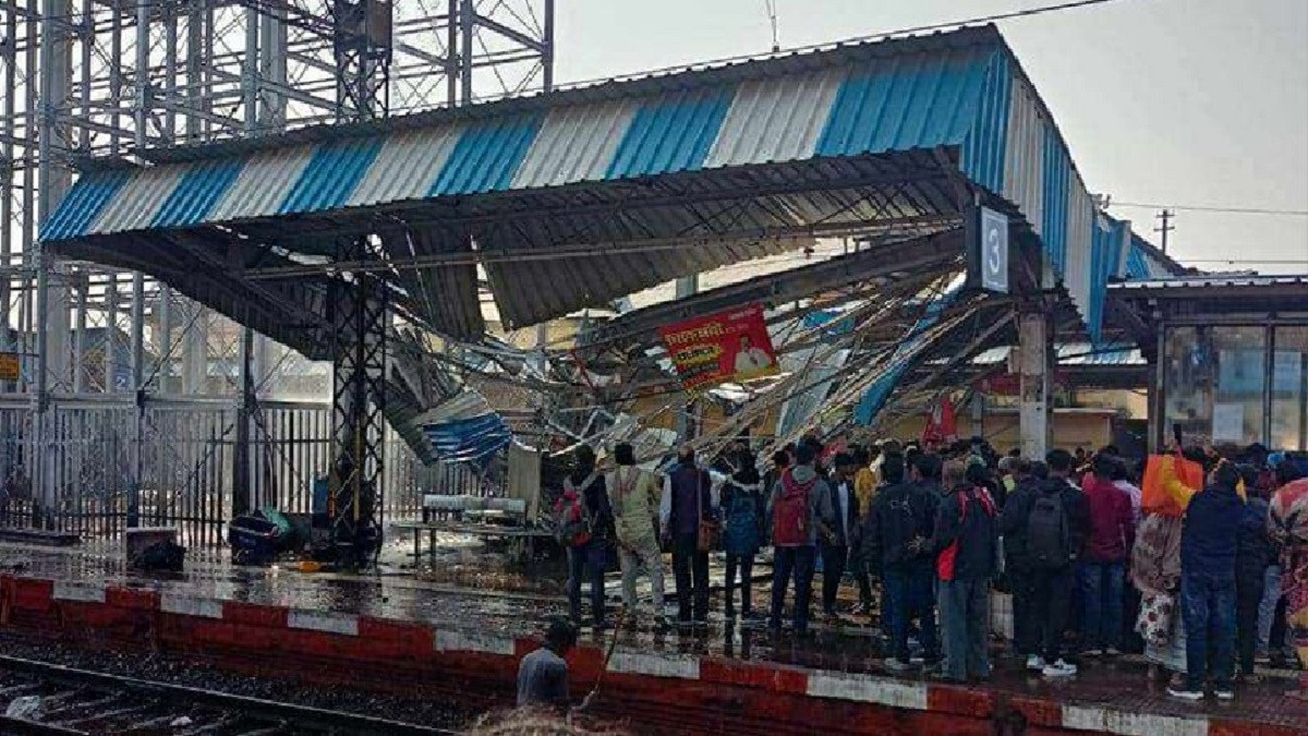 ভারতে রেল স্টেশনে ভেঙে পড়লো পানির ট্যাংক, নিহত ৩