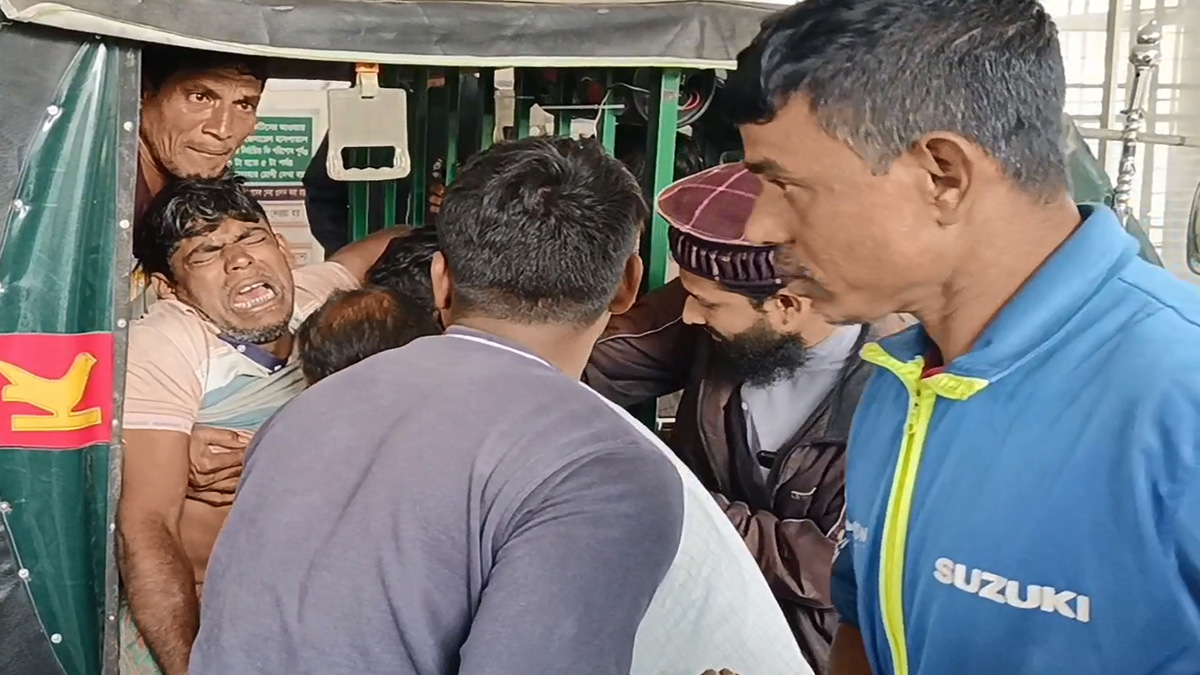 ঝিনাইদহ-২: নৌকার সমর্থকের বিরুদ্ধে স্বতন্ত্র প্রার্থীর সমর্থককে কুপিয়ে জখমের অভিযোগ