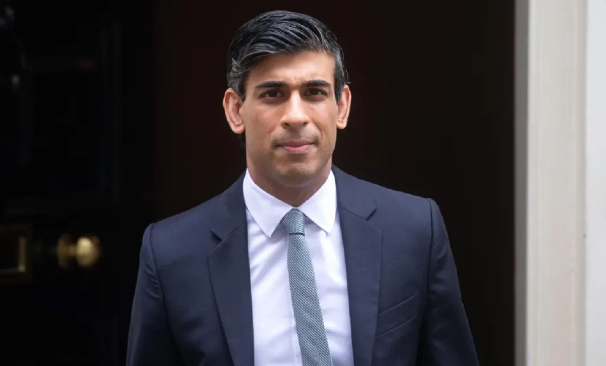 অভিবাসন কমাতে আরও কঠোর যুক্তরাজ্য, নতুন ভিসা নীতিতে সুযোগ কমলো বিদেশিদের