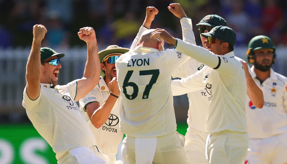 পার্থ টেস্টে পাকিস্তানকে উড়িয়ে দিলো অস্ট্রেলিয়া