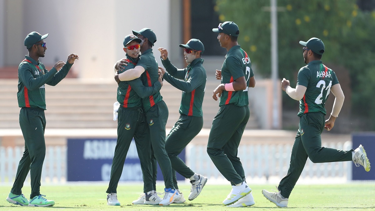 শিরোপা নির্ধারণী ম্যাচে শিবলী-রিজওয়ানে এগিয়ে বাংলাদেশ