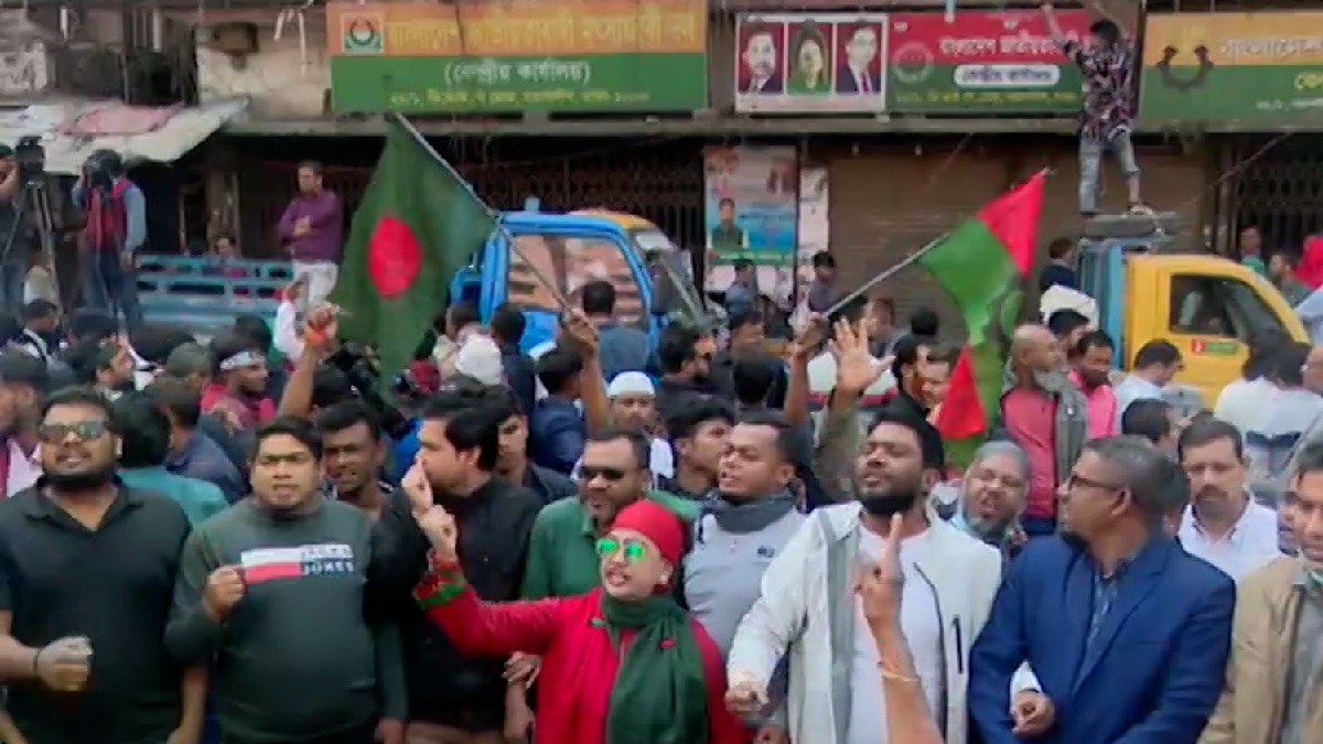 ৫০ দিন পর নয়াপল্টনে বিএনপির কর্মসূচি, জিয়ার সমাধিতেও শ্রদ্ধা