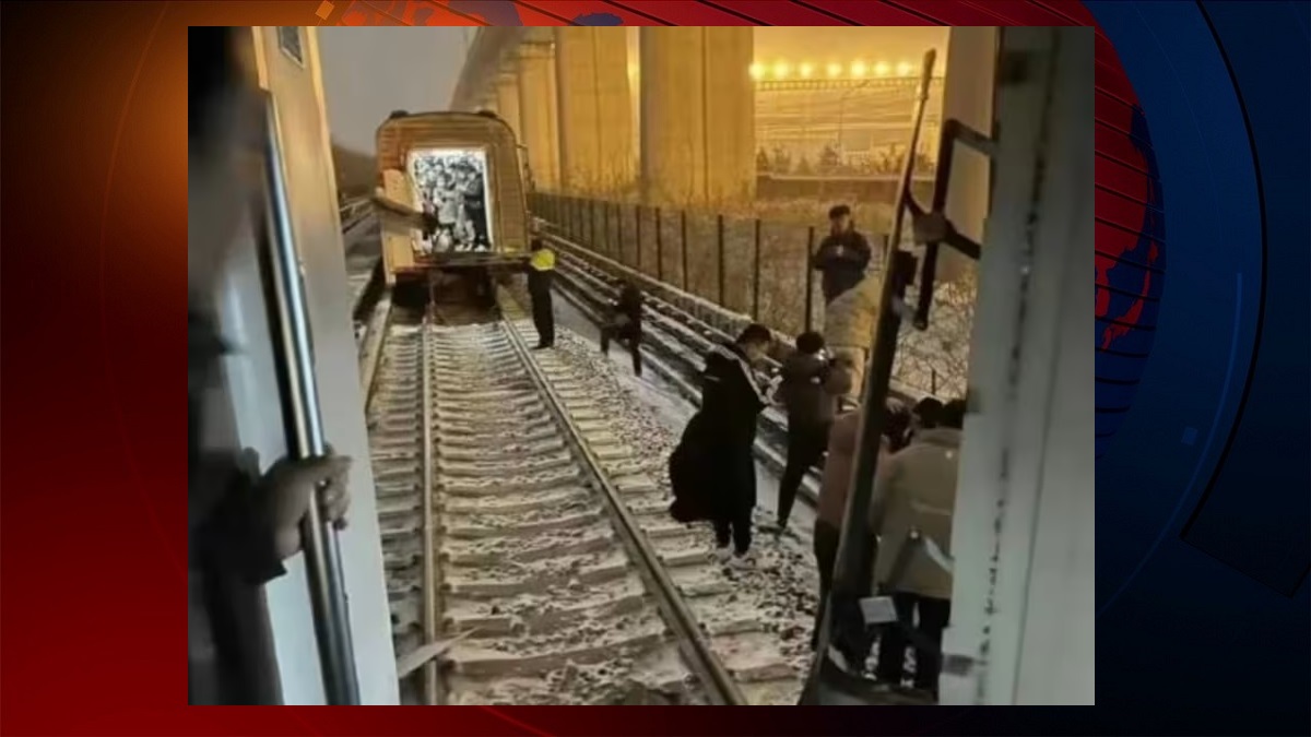 চীনের রাজধানীতে দুই ট্রেনের সংঘর্ষে আহত অন্তত ৫০০