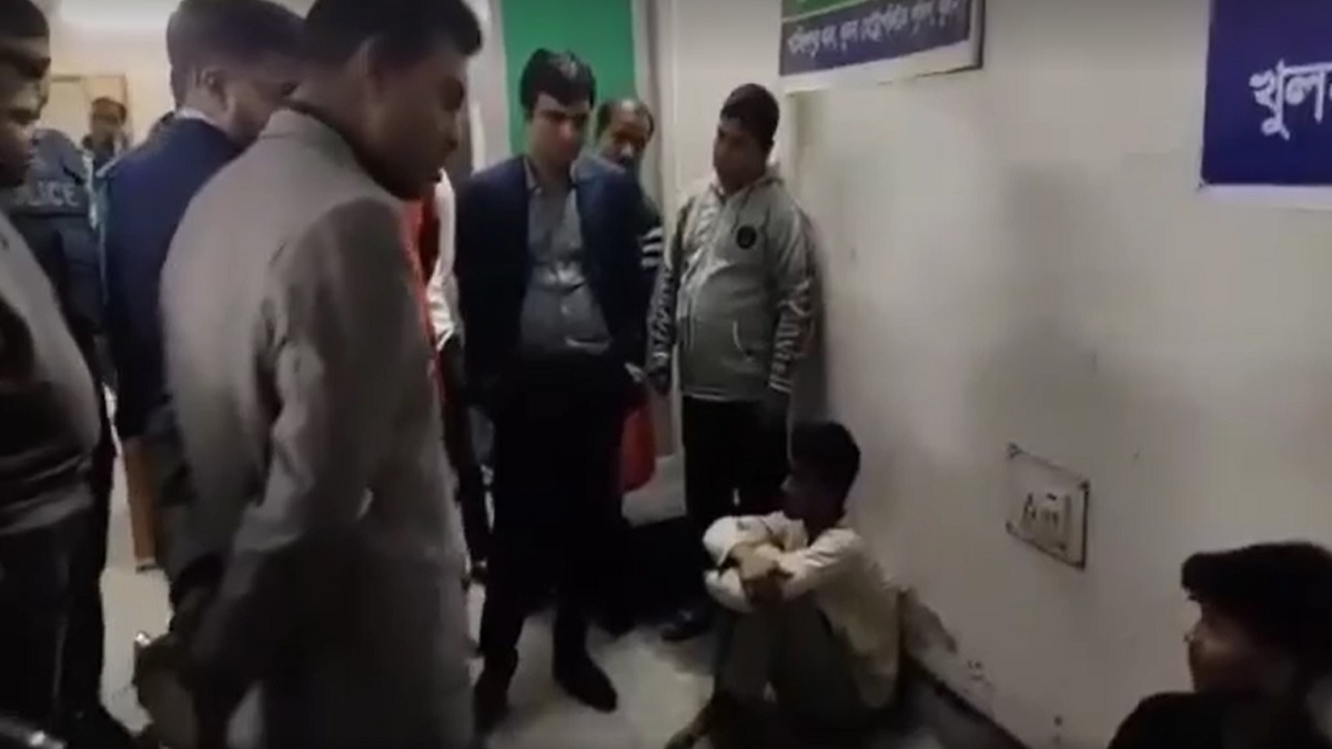 খুলনায় কুকুরের মাংস দিয়ে রান্না হতো বিরিয়ানি, হাতেনাতে আটক ৪