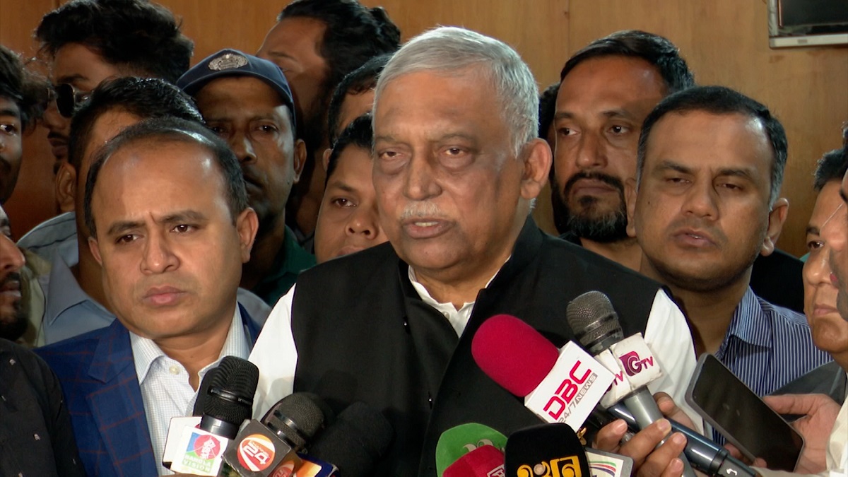 অবৈধ অস্ত্র উদ্ধারে নির্দেশ দিতে পারে ইসি: স্বরাষ্ট্রমন্ত্রী