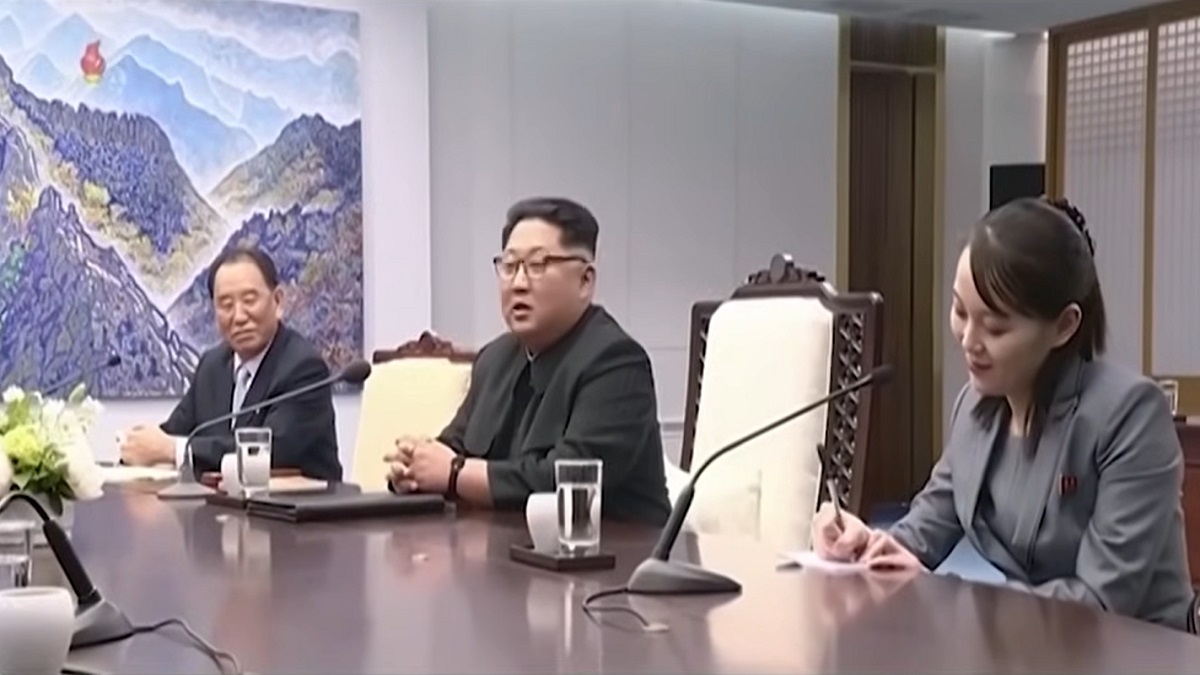 যুক্তরাষ্ট্রকে ‘দ্বিমুখী’ আখ্যা কিমের