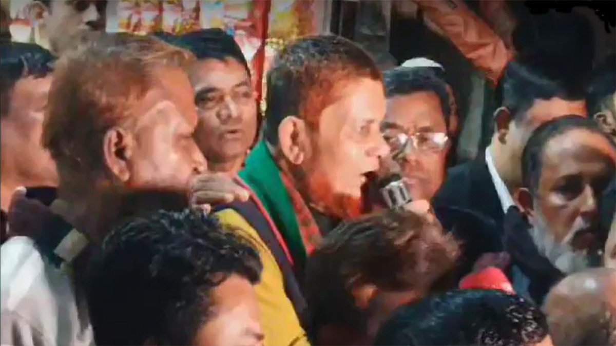 ‘যারা নৌকার বাইরে ভোট করবে, তাদের অস্তিত্ব থাকবে না’