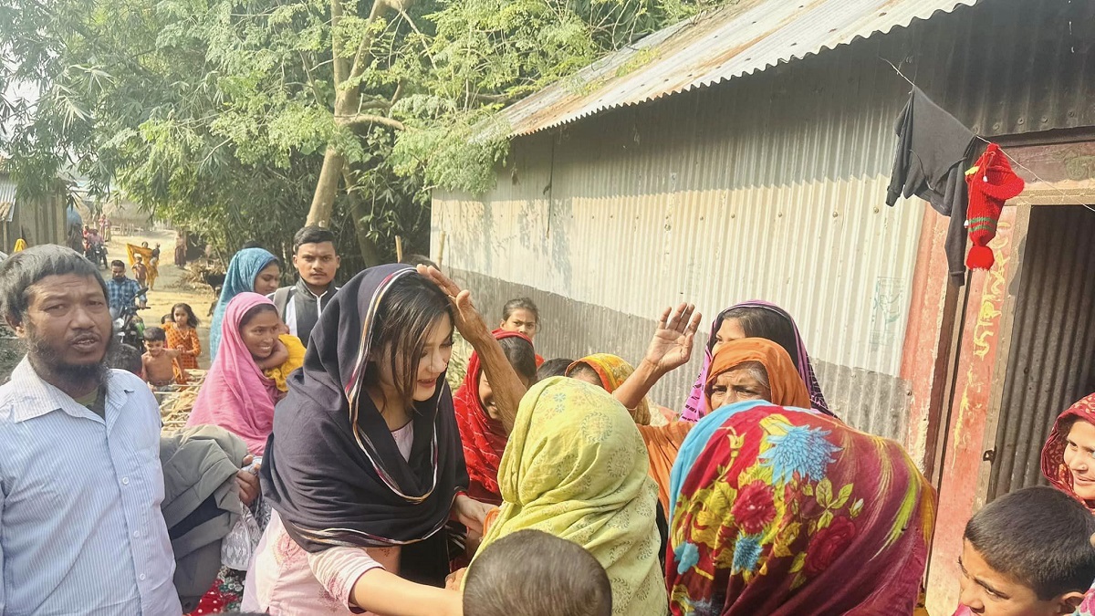 নির্বাচনী আচরণবিধি লঙ্ঘন: নায়িকা মাহিকে তলব