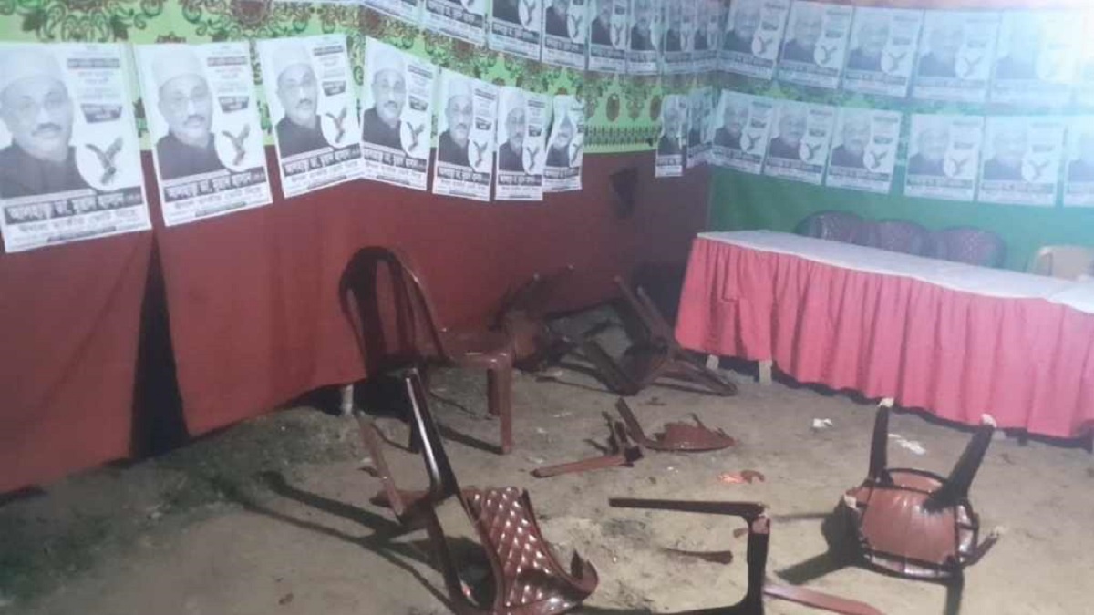 ডা. মুরাদের নির্বাচনী কেন্দ্র ভাংচুর, আহত ৮