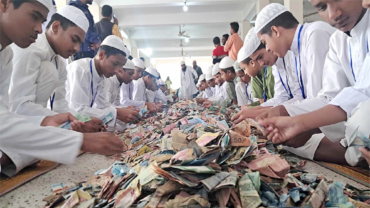 পাগলা মসজিদের দানবাক্স থেকে মিললো রেকর্ড ৬ কোটি ৩২ লাখ ৫১ হাজার ৪২৩ টাকা