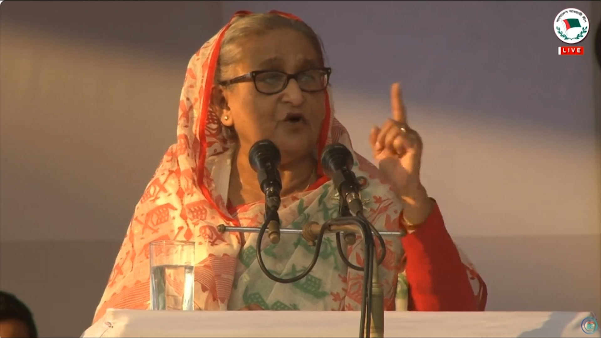 আগুন সন্ত্রাসীদের বিরুদ্ধে প্রতিরোধ গড়ার আহ্বান প্রধানমন্ত্রীর