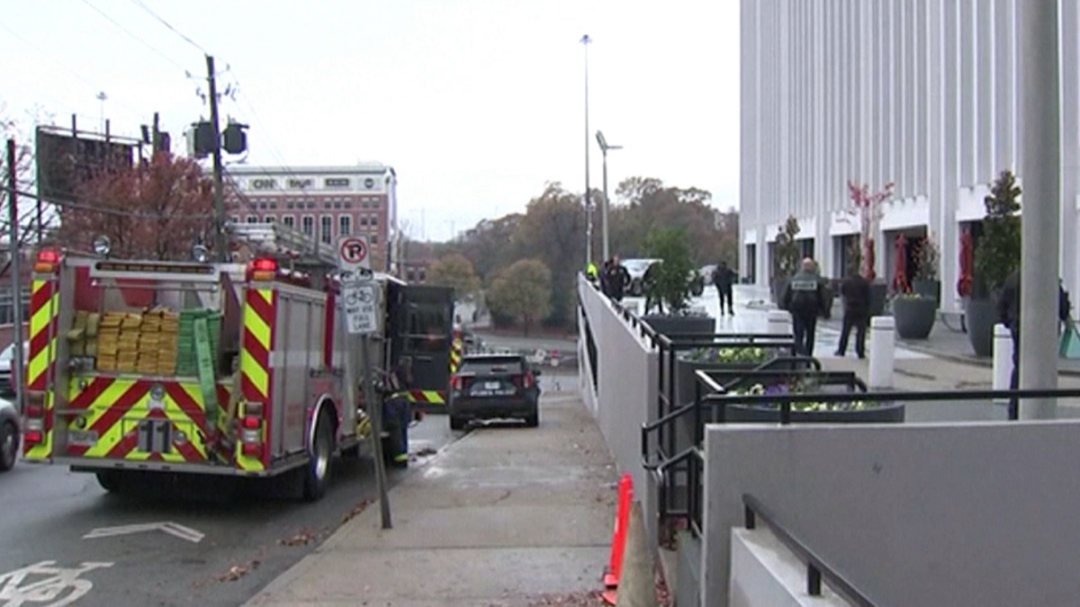 যুক্তরাষ্ট্রে শরীরে আগুন লাগিয়ে গাজায় ইসরায়েলি আগ্রাসনের প্রতিবাদ