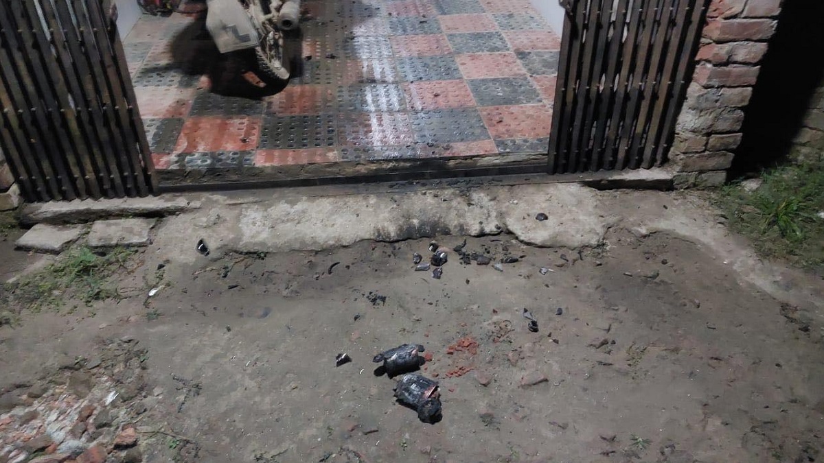 রাজশাহীতে জাপা প্রার্থীর বাড়িতে পেট্রোল বোমা নিক্ষেপের অভিযোগ