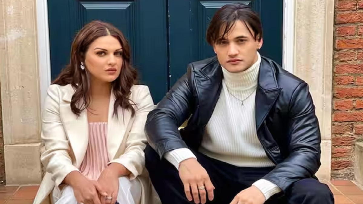 ধর্ম ভিন্ন, চার বছরের সম্পর্ক ভাঙলেন ‘বিগ বস-১৩’র রিয়াজ-হিমাংশি