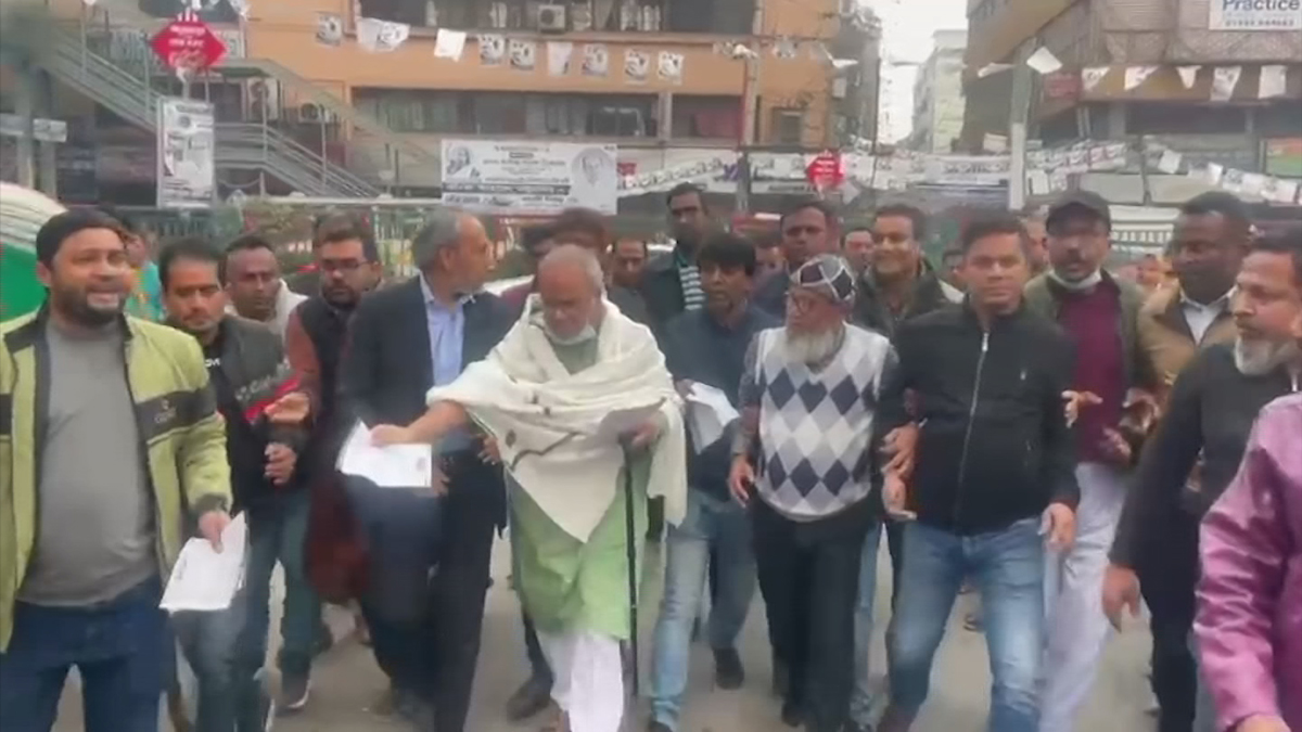 হুমকি-ভয় দেখিয়ে মানুষকে ভোটকেন্দ্রে নেয়া যাবে না: রিজভী