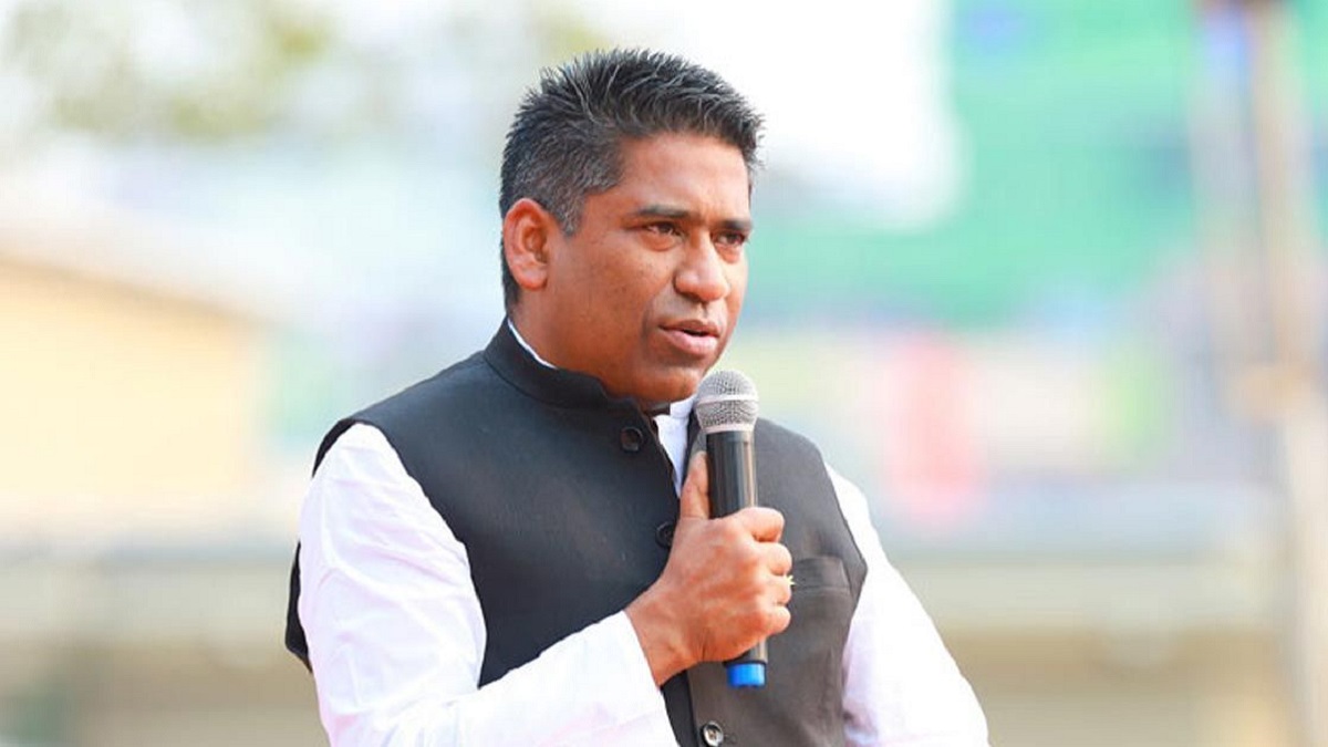 সাদিক আবদুল্লাহ ও তার স্ত্রীর মার্কিন নাগরিকত্ব ও সম্পদের তথ্য চায় ইসি