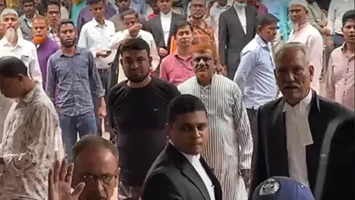 তোপের মুখে হাইকোর্ট ত্যাগ করলেন শাহজাহান ওমর