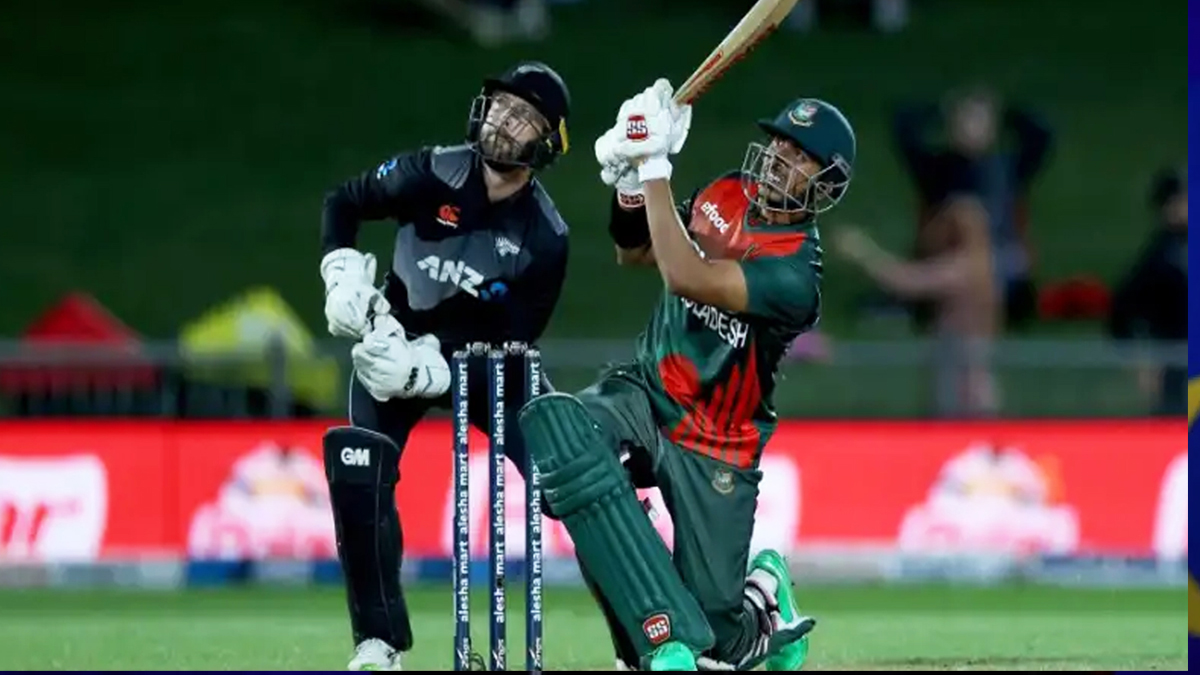 সৌম্যর দুর্দান্ত সেঞ্চুরির পরেও হারের দ্বারপ্রান্তে বাংলাদেশ