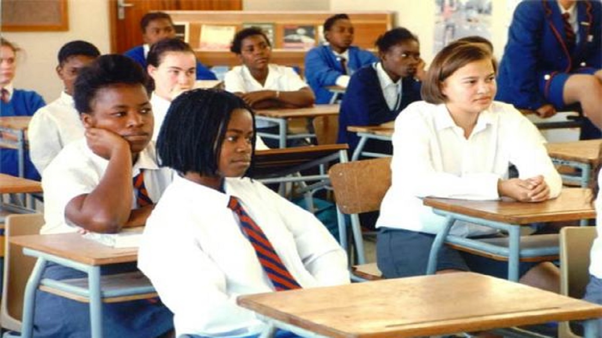 বিশ্বজুড়ে গণিত-বিজ্ঞান বিষয়ে শিক্ষার্থীদের দক্ষতা কমেছে আশঙ্কাজনক হারে: ওইসিডি গবেষণা