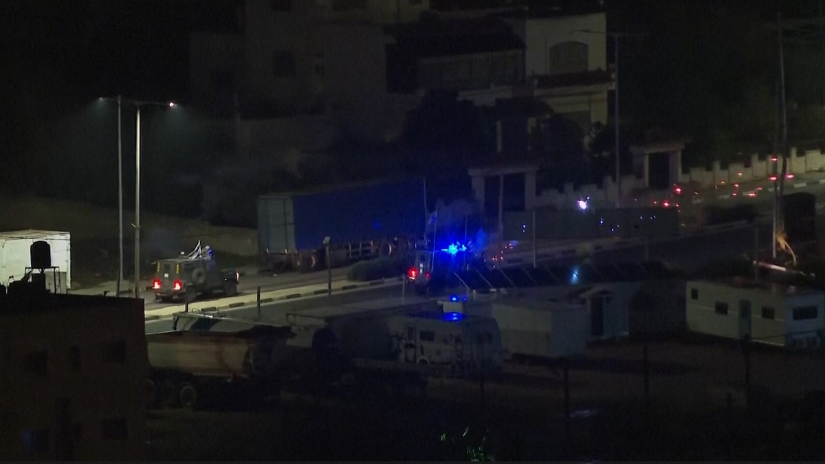 মুক্তি পাওয়া ফিলিস্তিনিদের জন্য উল্লাস না করতে তেল আবিবের নির্দেশ