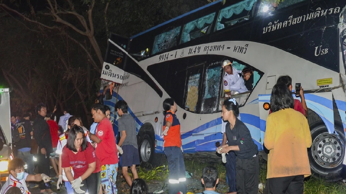 থাইল্যান্ডে সড়ক দুর্ঘটনায় নিহত ১৪