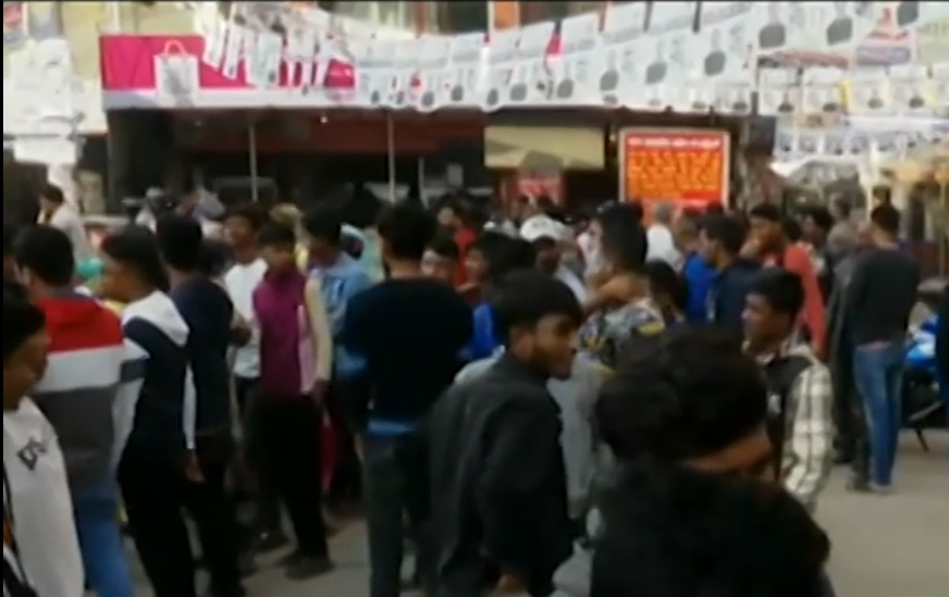 দ্বাদশ সংসদ নির্বাচন: রাজধানীজুড়ে উৎসবমুখর পরিবেশ, জোর কদমে চলছে প্রচার-প্রচারণা