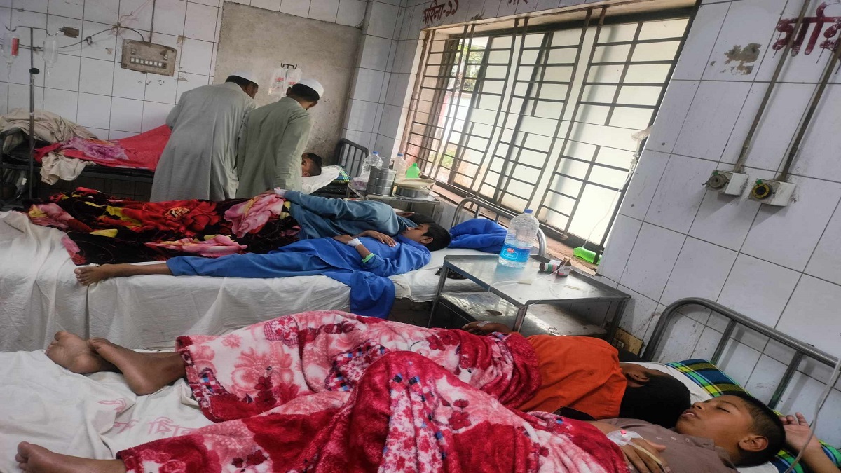 মাদ্রাসার খাবার খেয়ে হাসপাতালে ভর্তি ১৬ শিক্ষার্থী এখন আশঙ্কামুক্ত