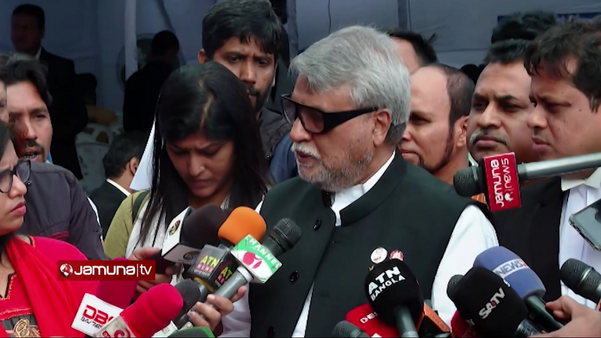 গেট আউট বলে ইসি থেকে স্বতন্ত্র প্রার্থীকে বের করে দেয়ার অভিযোগ