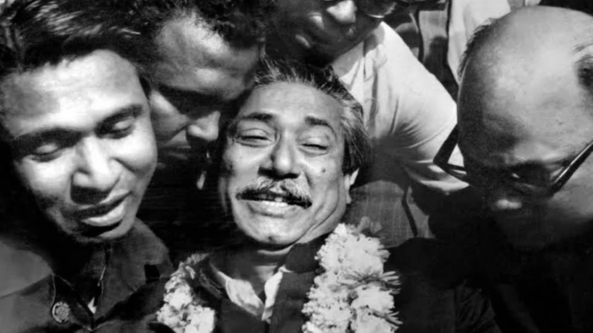 বঙ্গবন্ধুর স্বদেশ প্রত্যাবর্তন দিবস আজ