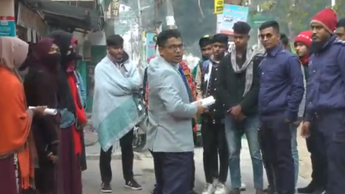 চুয়াডাঙ্গায় কোচিং সেন্টারে প্রশাসনের অভিযান