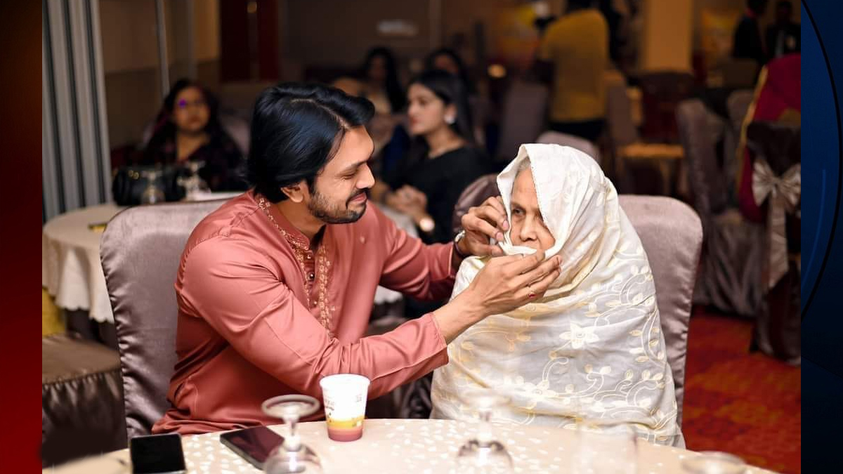 না ফেরার দেশে আরিফিন শুভর মা