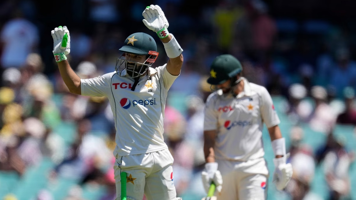 রিজওয়ান-জামালের ব্যাটে ৩১৩ রানে থামলো পাকিস্তান, কামিন্সের ফাইফার
