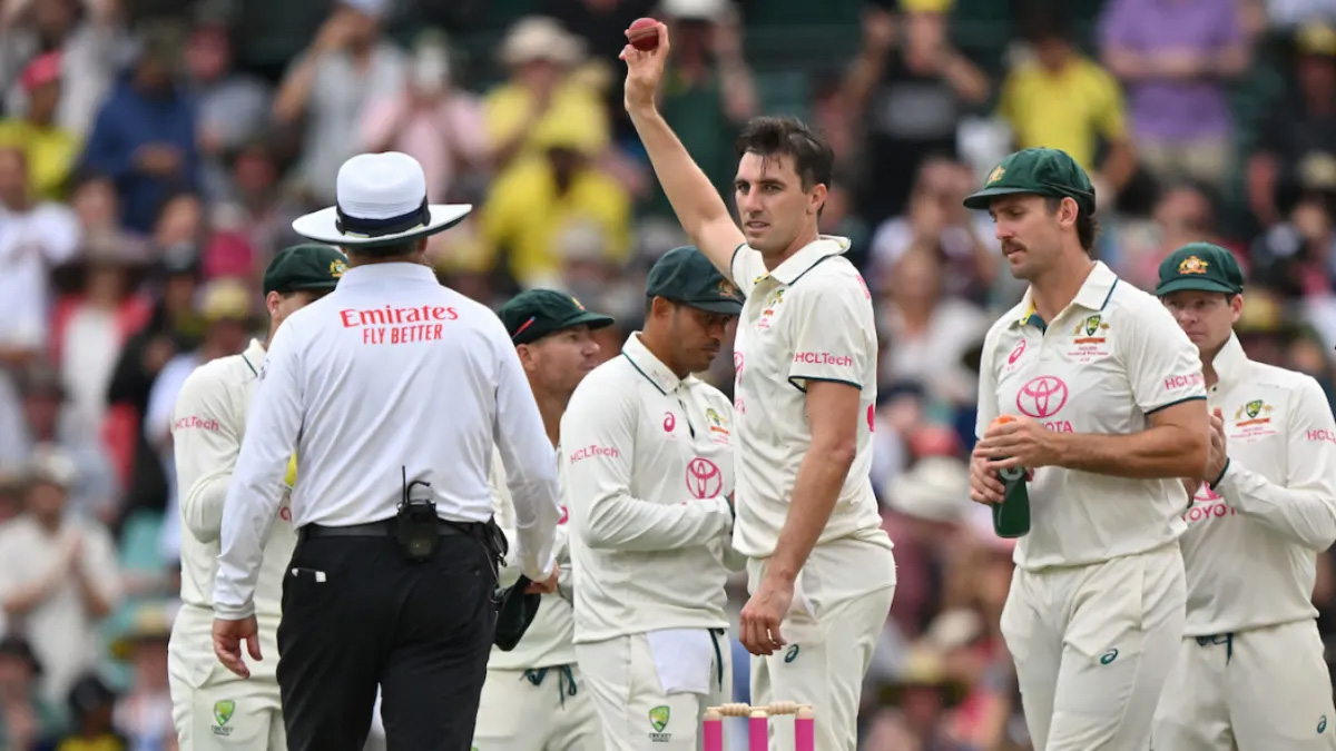 আমীর জামালে তিনশ পার পাকিস্তানের