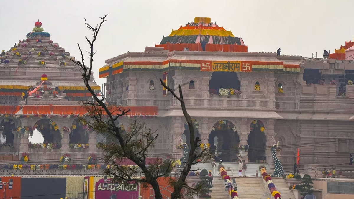 অযোধ্যায় আলোচিত রাম মন্দিরের উদ্বোধন আজ