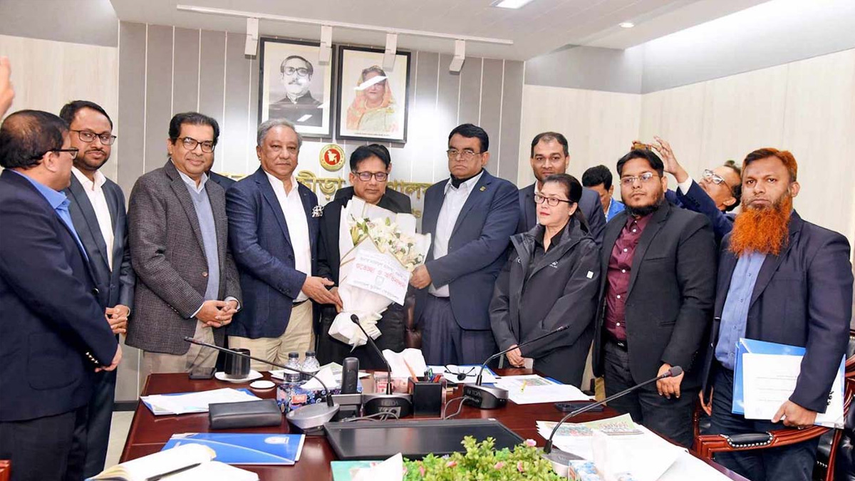 ফুটবলের উন্নয়নে যুব ও ক্রীড়ামন্ত্রীর কাছে ১০০ কোটি টাকা চেয়েছে বাফুফে