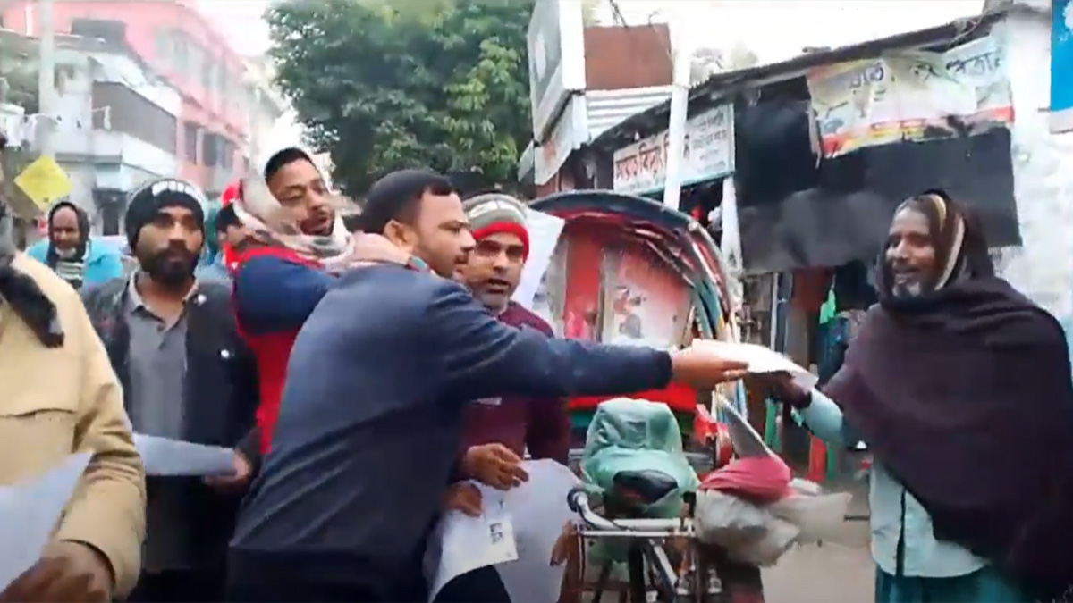 অসহযোগের সমর্থনে দেশের বিভিন্ন স্থানে বিএনপির লিফলেট বিতরণ