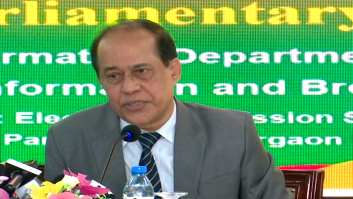 ভোট দেয়ার ক্ষেত্রে মানুষের প্রতি সরকার ও ইসির চাপ নেই: সিইসি