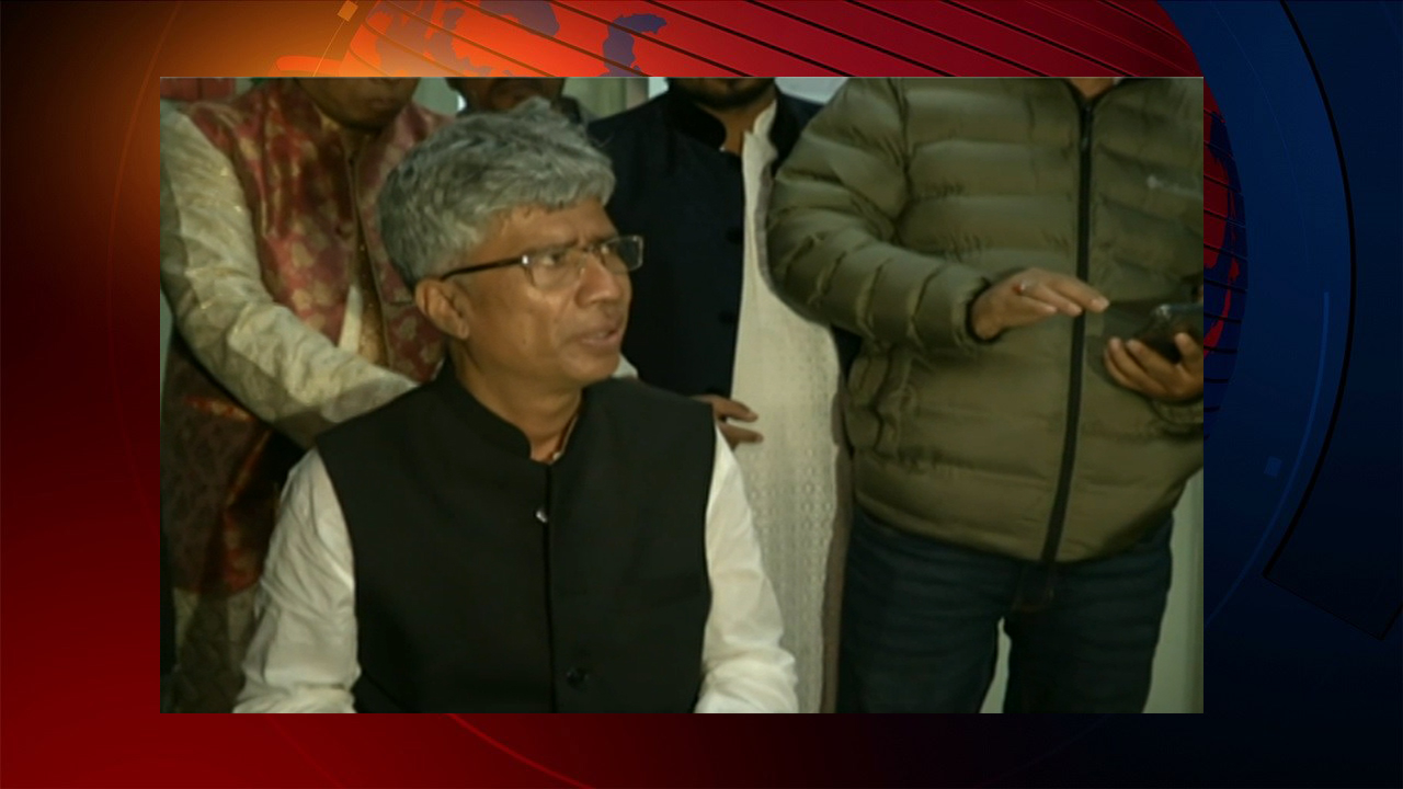 ভোটের ফলাফল ভুল দাবি করে মধ্যরাতে নির্বাচন কমিশনে হাজির ঢাকা-৫ আসনের নৌকার প্রার্থী