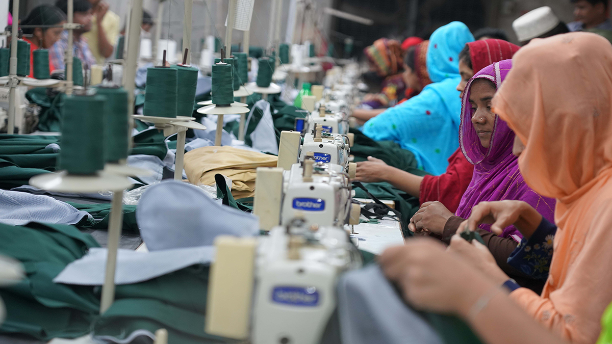 গ্যাস সংকটে গাজীপুরের অনেক পোশাক কারখানা বন্ধ