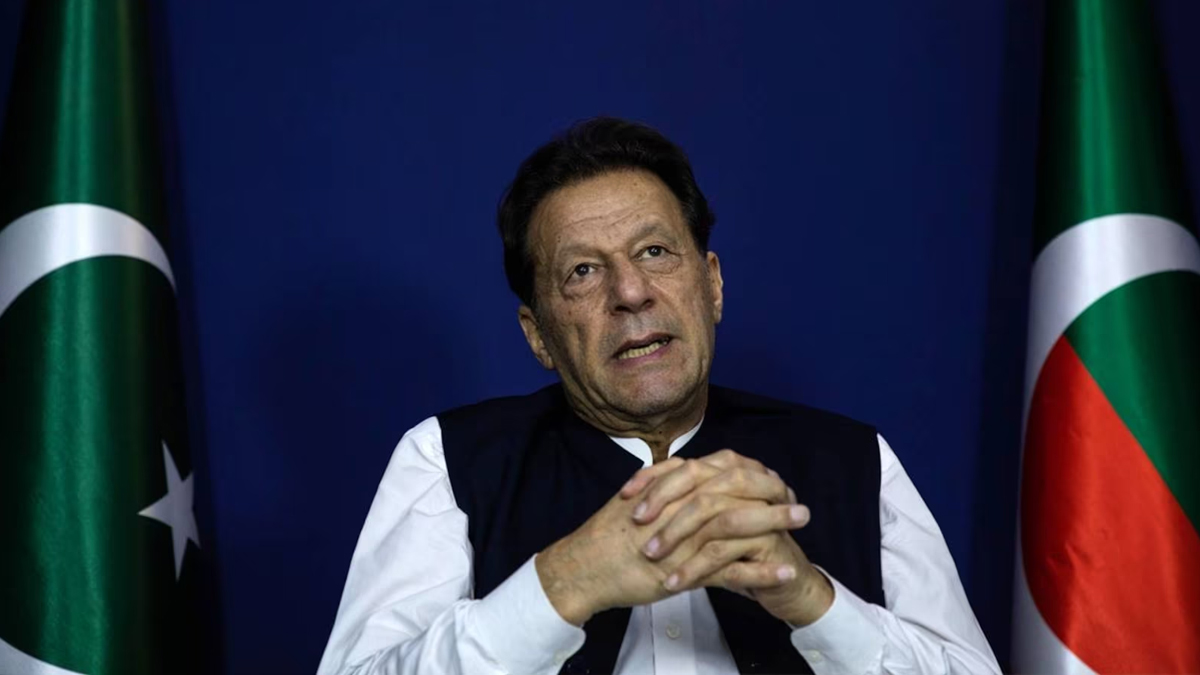 পাকিস্তানে নিষিদ্ধ হতে পারে ইমরান খানের দল