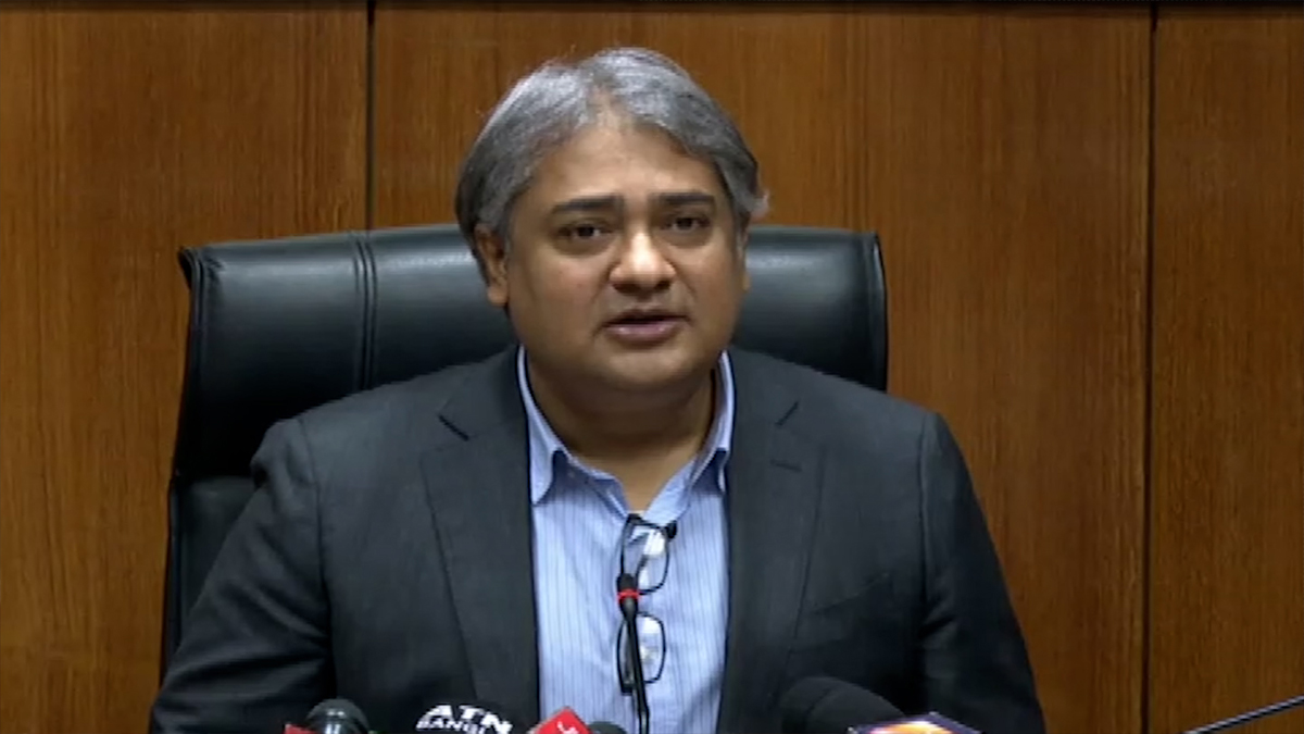 ‘সরকারের সমালোচনা হোক, তবে অপতথ্য ছড়ানো নয়’